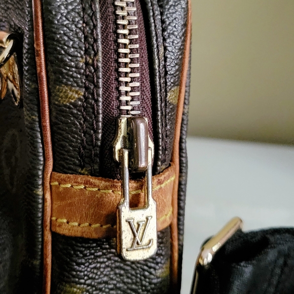Louis Vuitton Pochette Crossbody Handbag Neverfull - Picture 4 of 8